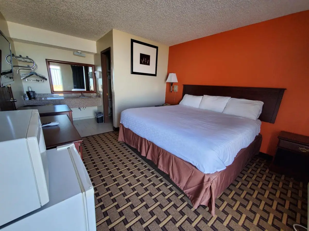 Relax Inn Henryetta 10