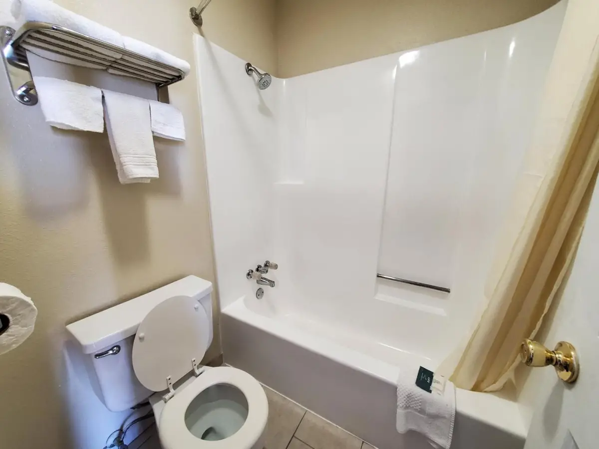 Relax Inn Henryetta 8
