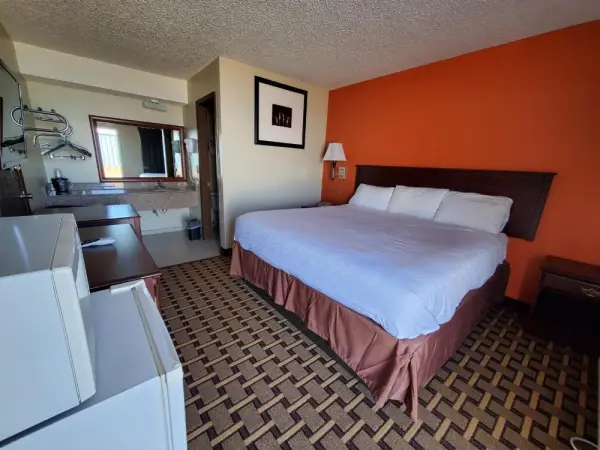 Relax Inn Henryetta 10
