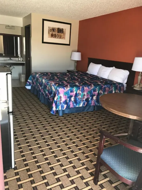 Relax Inn Henryetta 4