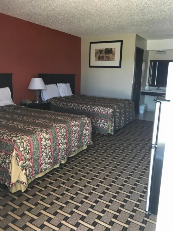 Relax Inn Henryetta 5